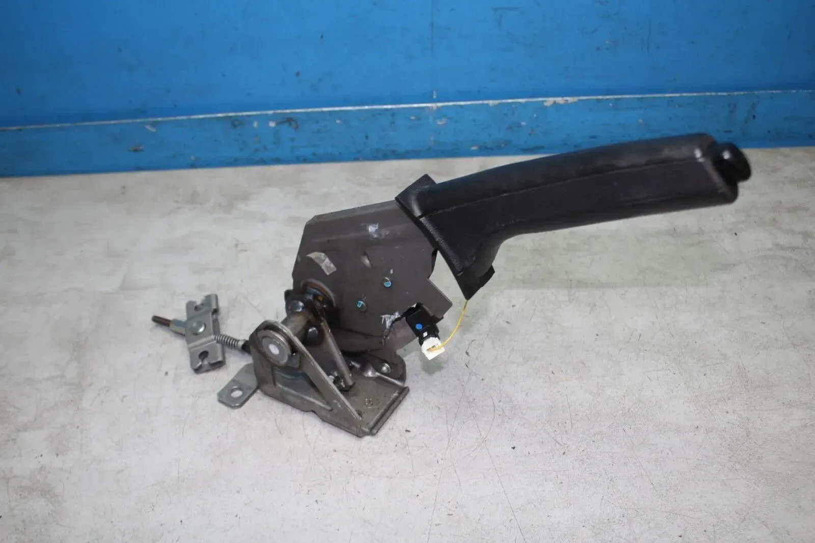 Handbremshebel Hebel Handbremse Fiat Bravo II 198 Bj.08 - Bild 1