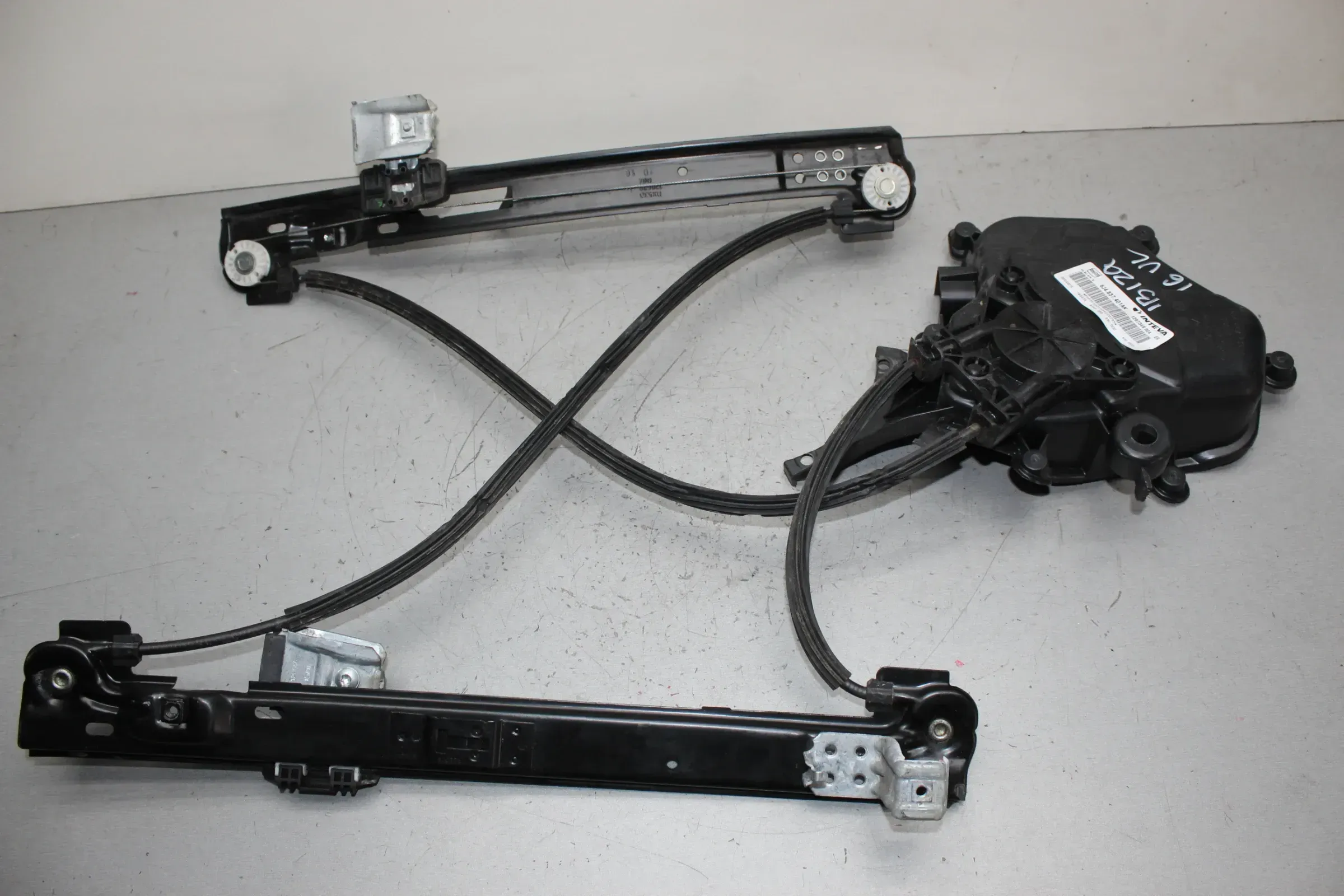Fensterheber Motor Gestänge vorne links 6J4837401AK Seat Ibiza IV ST 6P8 Bj.16 - Bild 1