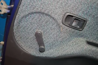 Tür hinten rechts mit Türscheibe komplett Daihatsu Terios I 1.3 4WD J1 Bj.02 - Bild 9