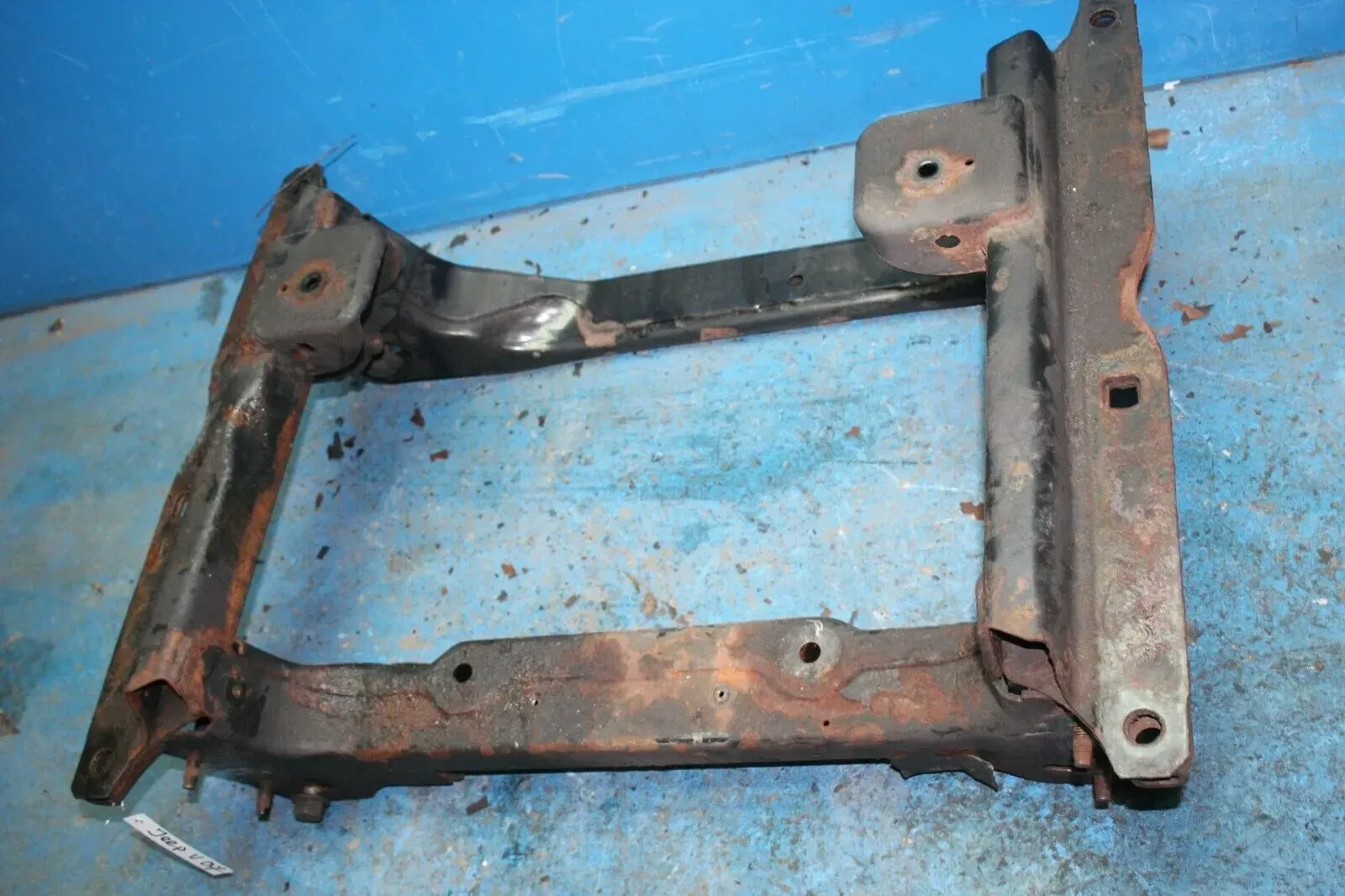 Jeep Cherokee KJ Bj.07 2.8 CRD 4x4 Vorderachsträger Vorderachse Motorträger - Bild 1