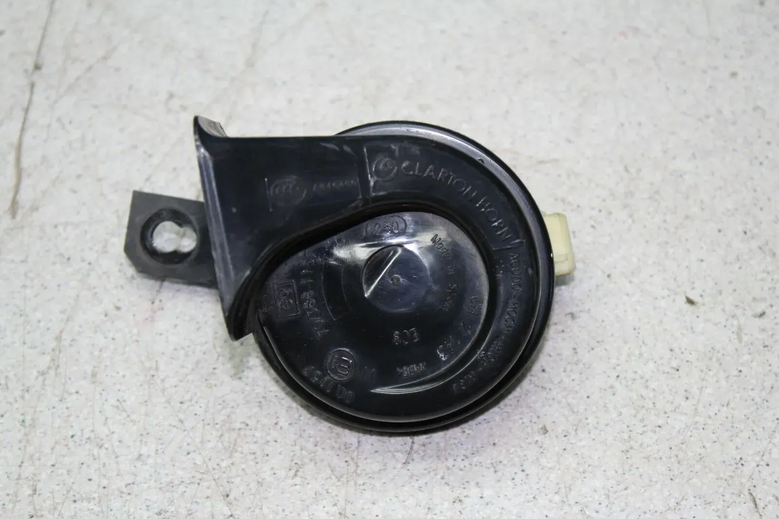 Hupe Signal Klakson 12V 510Hz 256109128R Renault Captur I J5 Bj.13 - Bild 1