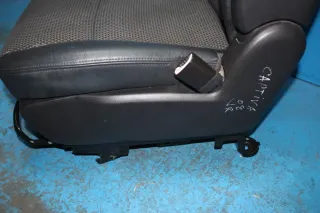 Beifahrersitz Teilleder Sitz vorne rechts Chevrolet Captiva C100 Bj.08 - Bild 11