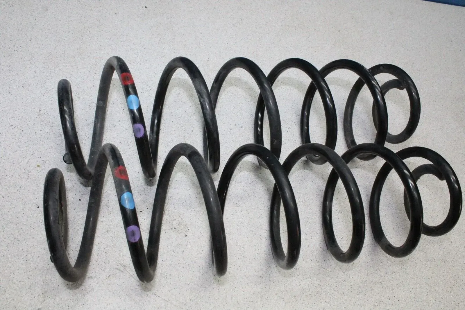 2x Federn Fahrwerksfeder hinten links und rechts Peugeot 2008 I Bj.15 - Bild 1
