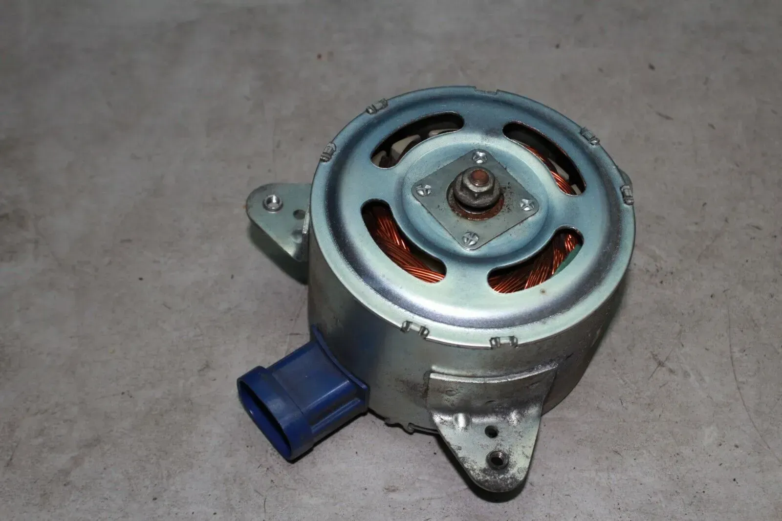 Lüftermotor für Kühlerlüfter Lüfter Renault Clio IV 1.5 dCi Bj14 - Bild 1