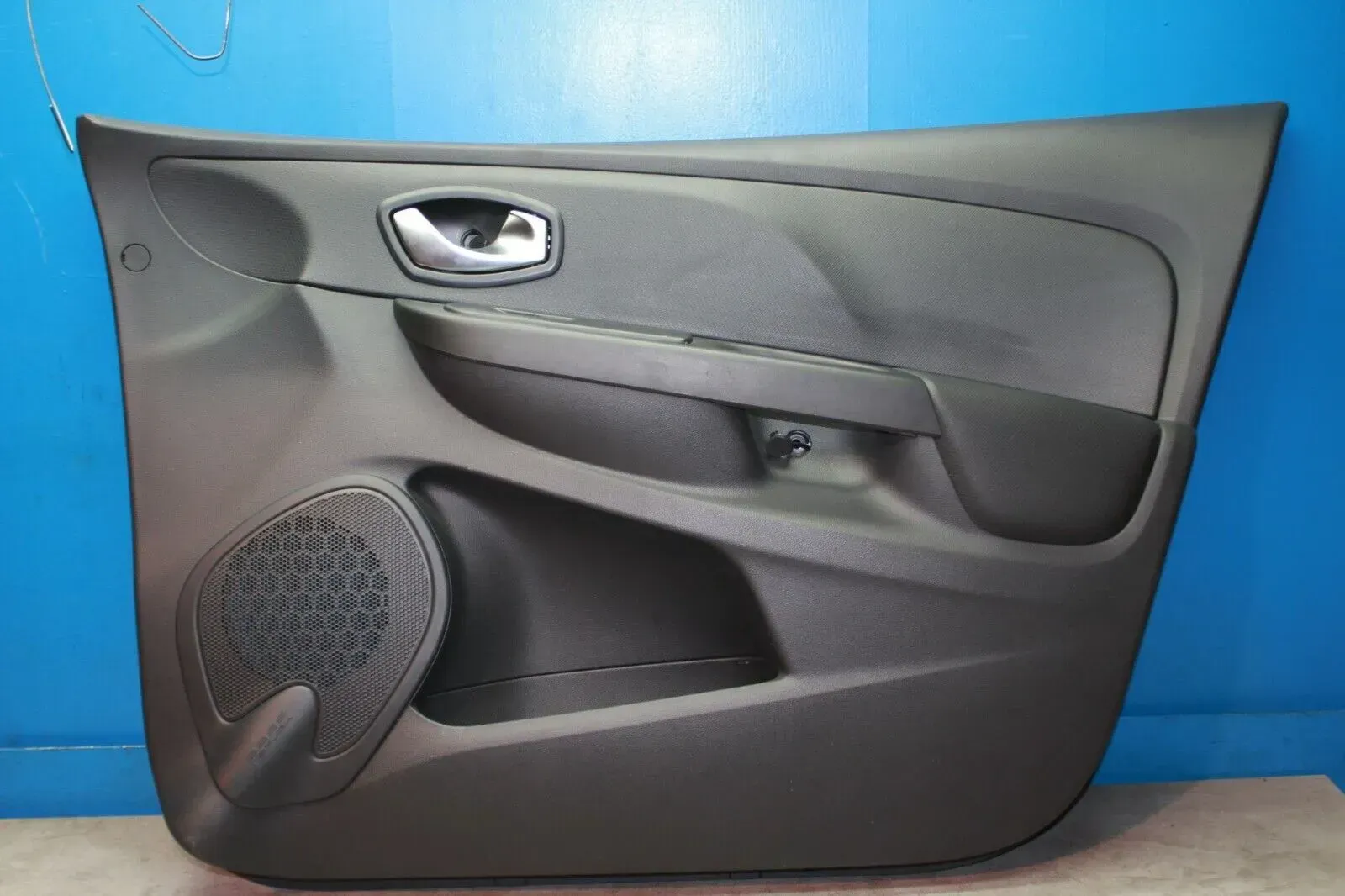 Türverkleidung Türpappe vorne rechts 809009021R 809005832R Renault Clio IV Bj15 - Bild 1