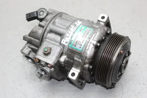 Background image for Klimakompressor Klima Kompressor 1K0820803Q VW Passat 3C5 1.9 TDI Bj.06