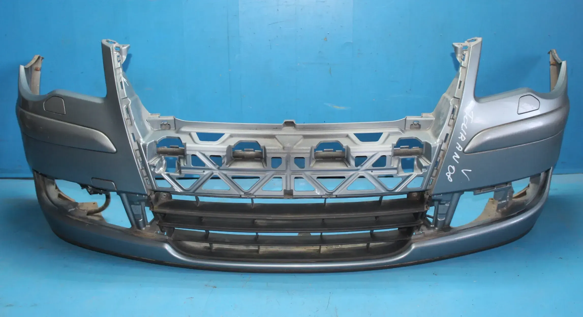 Stoßstange Stoßfänger vorne 1T0807221D Grau, LR7N VW Touran 1T2 Bj.08 - Bild 1