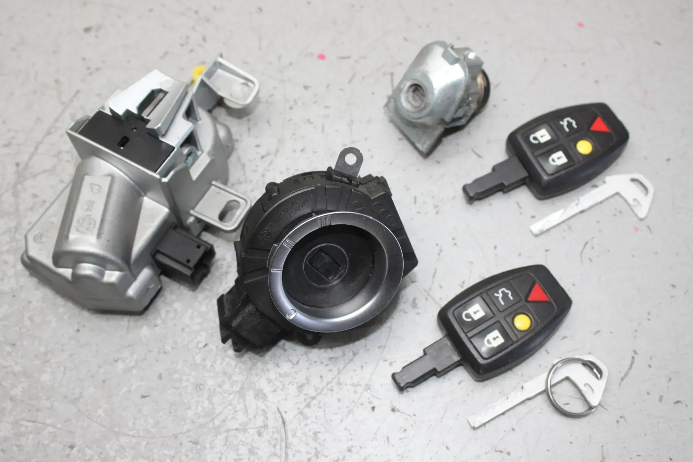 Zündschloss 2x Schlüssel Lenkschloss 30776153 30772189 30768036 Volvo V50 Bj.06 - Bild 1