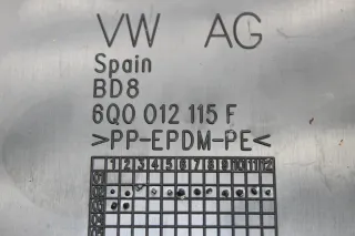 Bordwerkzeug Wagenheber Abschleppöse Öse 6Q0011031D, 6Q0012115F VW Polo 9N Bj.03 - Bild 5