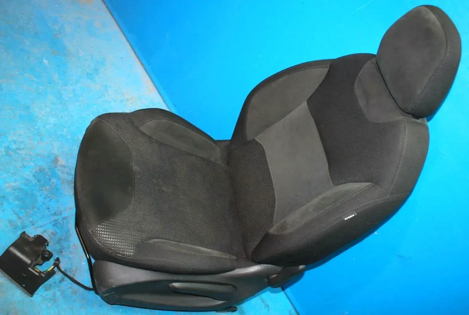 Fahrersitz Sitz vorne links Citroen C3 II SC Bj.10 - Bild 1