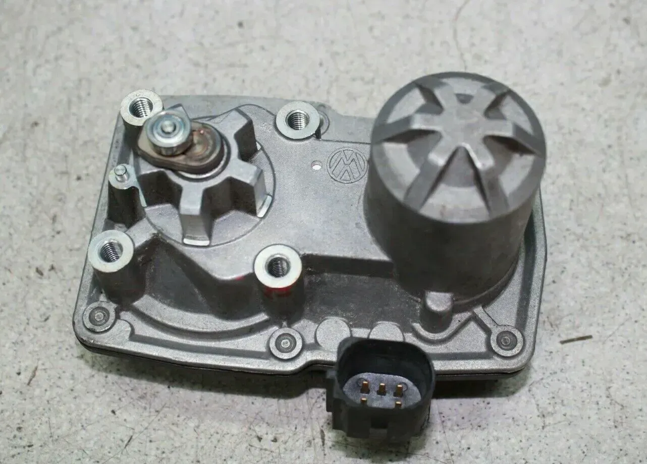 VW Transporter T6 2.0 TDi AGR Ventil Abgasrückführung Pierburg 52390101 - Bild 1