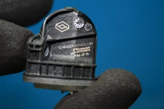 1x Reifendrucksensor RDKS Sensor 407009987R-A Renault Clio 4 IV Bj.15 - Bild 3