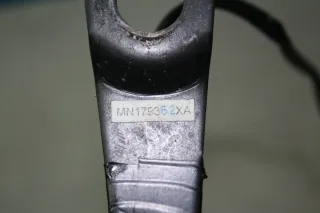 el Gurtschloss vorne links MN179362XA 120714 Mitsubishi L200 KB4T Bj.13 - Bild 5