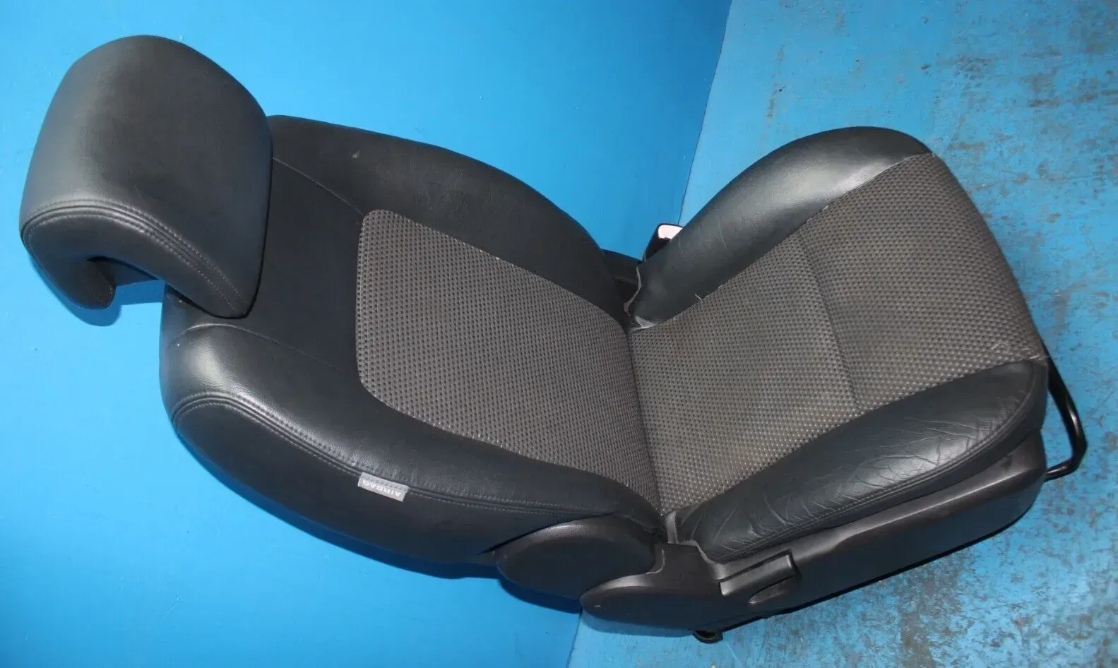 Beifahrersitz Teilleder Sitz vorne rechts Chevrolet Captiva C100 Bj.08 - Bild 1