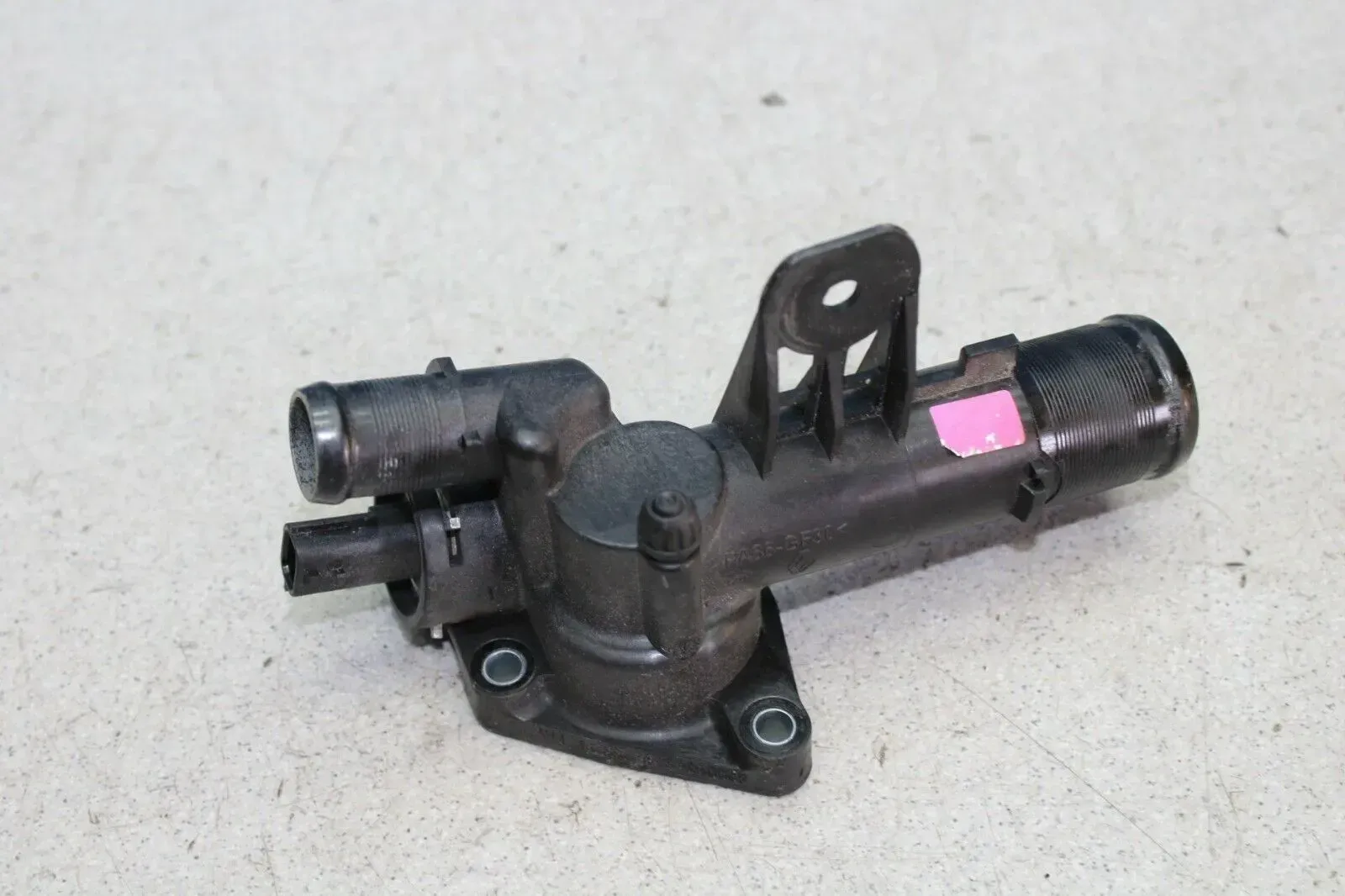 Renault Megane 3 III Bj.11 1.5 DCi Thermostat Gehäuse 82009543280 - Bild 1