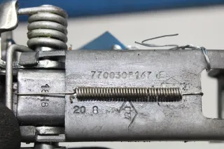 Dacia Logan MCV Bj08 Türfangband Türstopper f Hecktür hinten rechts 7700308167E - Bild 4