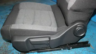 Fahrersitz Sitz vorne links mit Armlehne Citroen C3 III SX Bj.20 - Bild 2