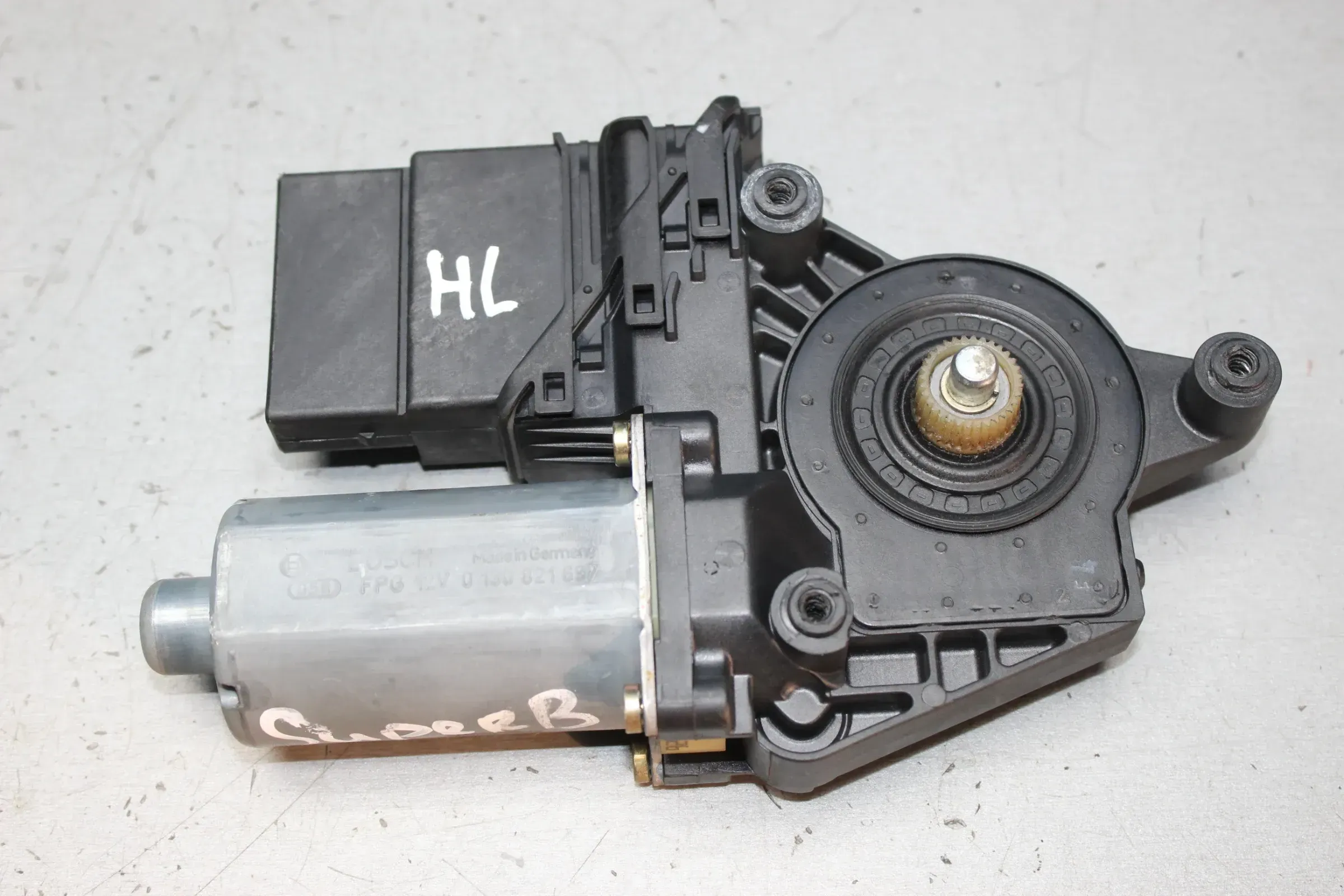 Fensterhebermotor hinten links 105406301, 0130821697 Skoda Superb I 3U4 Bj.04 - Bild 1