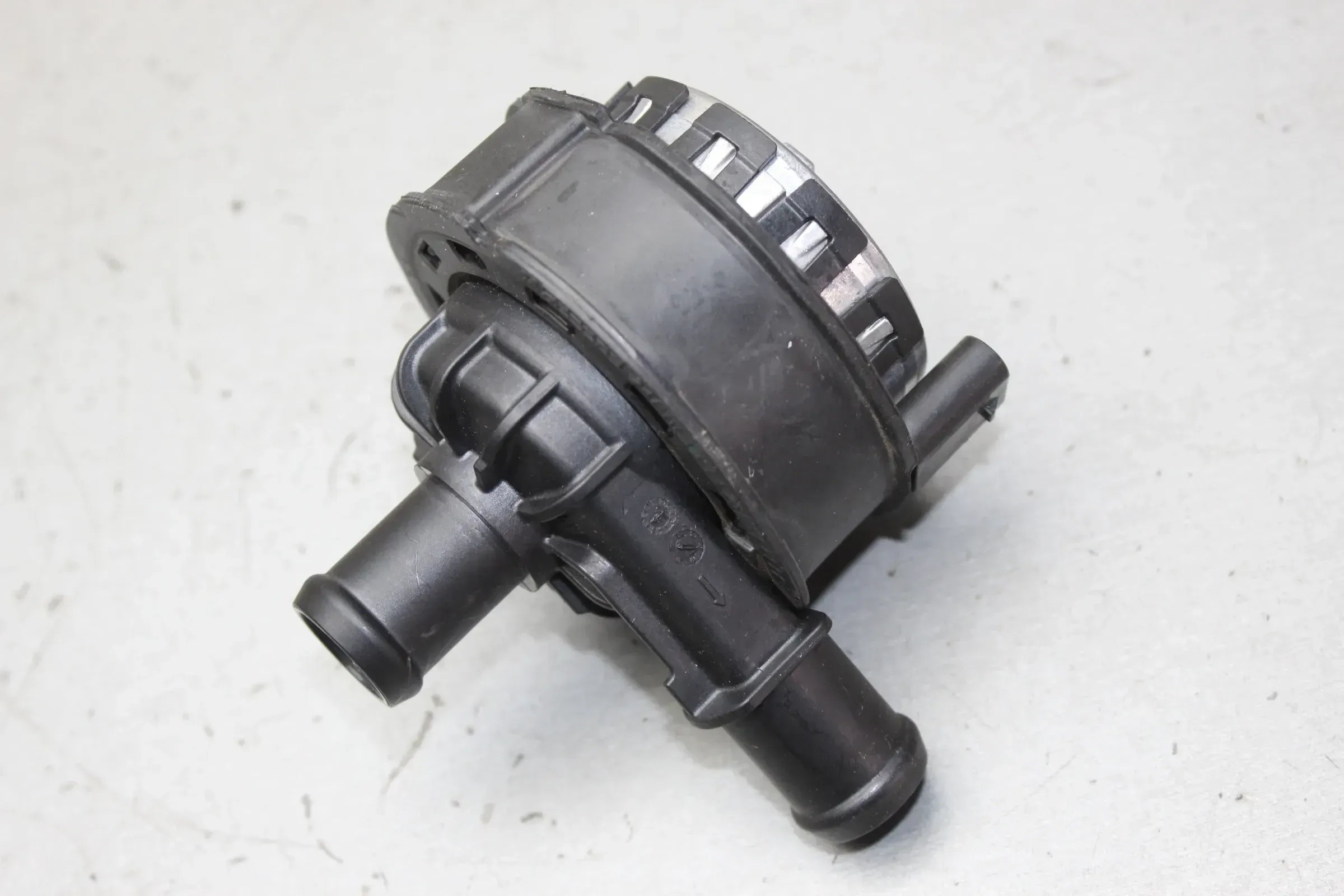 Zusatzwasserpumpe Wasserpumpe 3Q0965567E VW Skoda Audi Seat Cupra - Bild 1