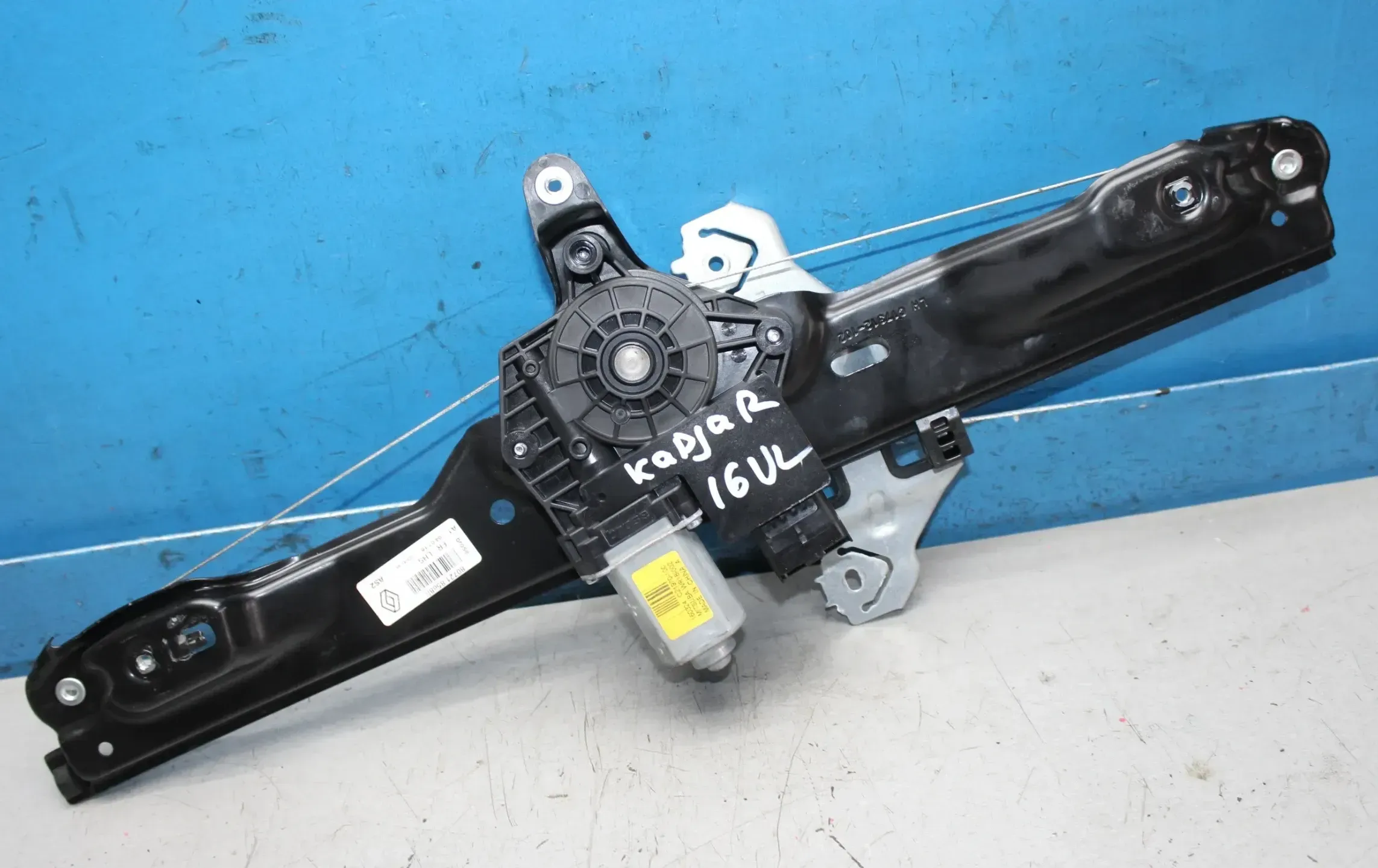 Fensterheber Motor mit Gestänge vorne links 807218568R Renault Kadjar Bj.16 - Bild 1