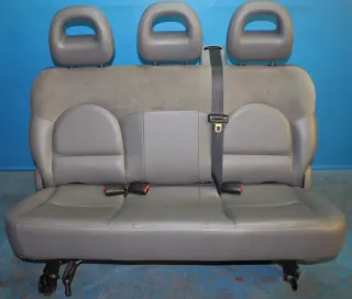 Leder Sitz 3-Reihe hinten Rücksitz Rücksitzbank Chrysler Voyager IV RG GY Bj.08 - Bild 1
