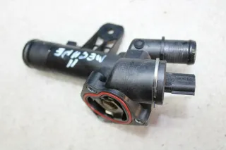 Renault Megane 3 III Bj.11 1.5 DCi Thermostat Gehäuse 82009543280 - Bild 2
