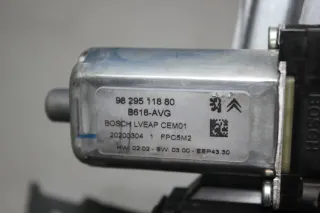 Fensterheber Motor mit Gestänge vorne links 9829511880 Citroen C3 III SX Bj.20 - Bild 2