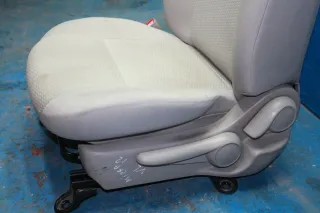 Fahrersitz Sitz mit Armlehne vorne links Nissan Micra IV K13 Bj.12 - Bild 8