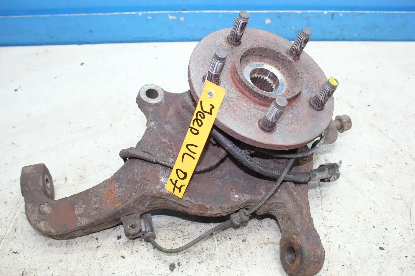 Jeep Cherokee KJ Bj.07 2.8 CRD Achsschenkel Radnabe ABS Sensor vorne links - Bild 1