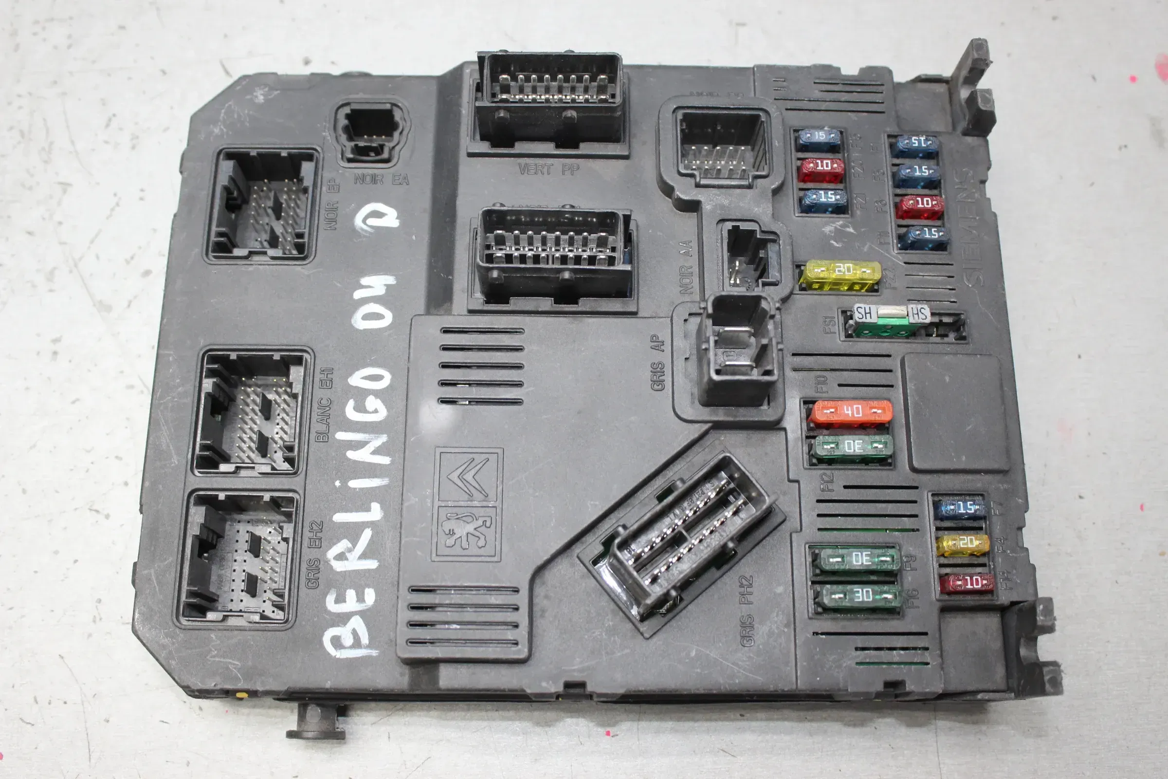 Sicherungskasten Relaiskasten Zentralelektrik 9652474680 Citroen Berlingo Bj.04 - Bild 1
