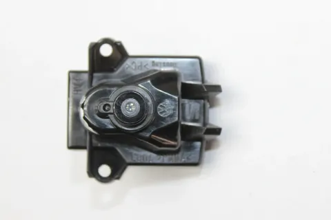 Article Z563M