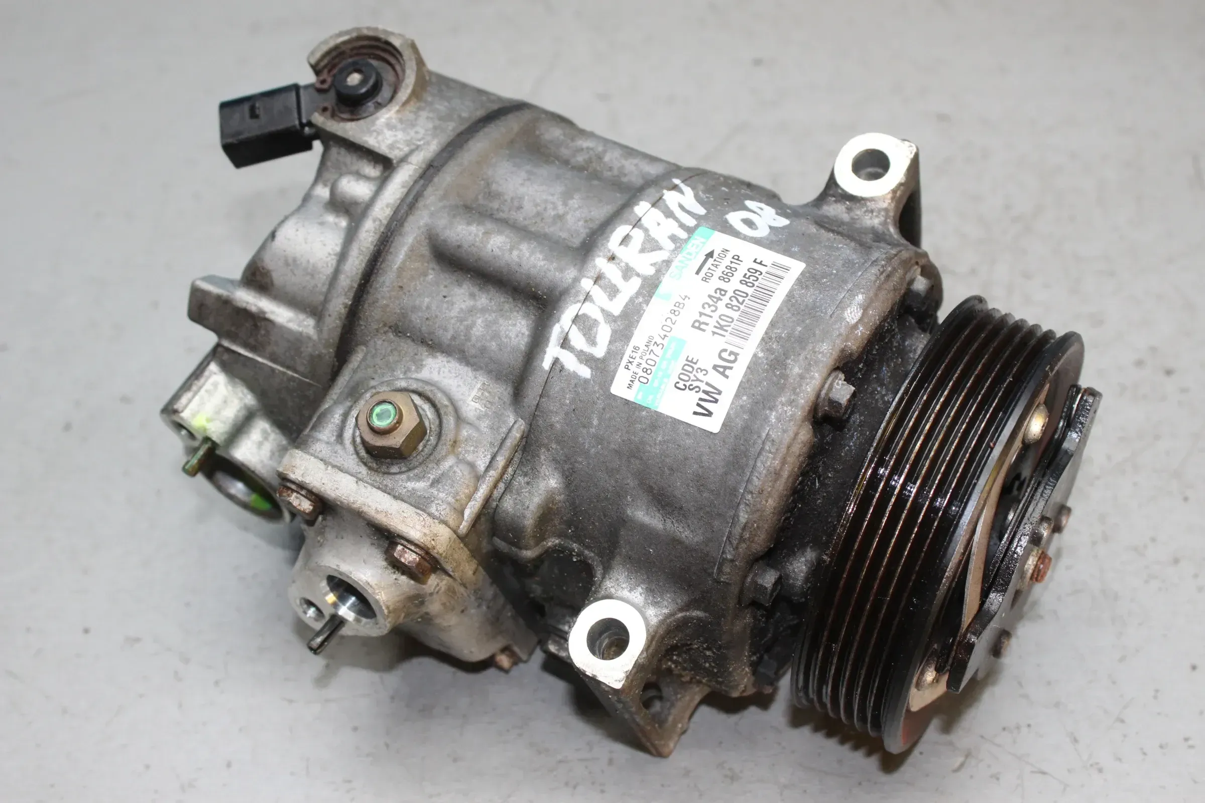 Klimakompressor Klima Kompressor 1K0820859F VW Touran 1T2 2.0 TDi Bj.08 - Bild 1