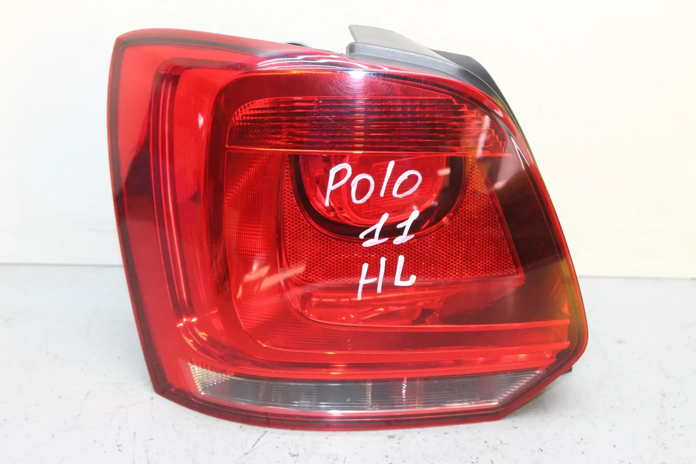 Rückleuchte Heckleuchte Rücklicht links 6R0945095L 6R0945257A VW Polo V 6R Bj.11 - Bild 1