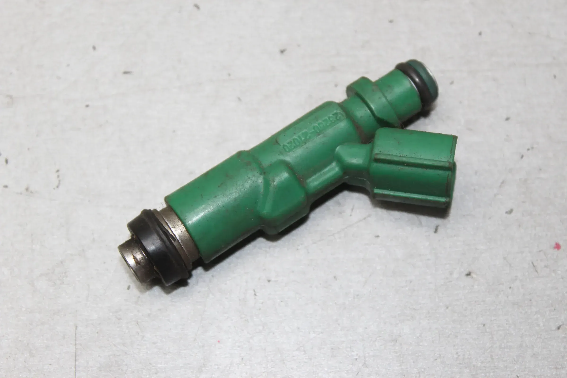 1x Injektor Einspritzdüse Einspritzventil 23250-21020 Toyota YARIS VERSO Bj.04 - Bild 1