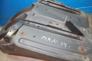 Radhaus Kotflügel Schmutzfänger vorne links Teil hinten 81612100553 MAN TGM Bj14 - Bild 3