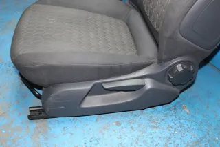 Fahrersitz Sitz vorne links Sitzheizung nicht Original Opel Corsa D 2-türig Bj.13 - Bild 3