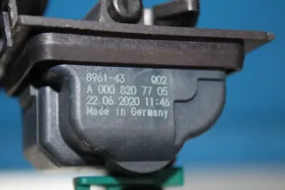 Mercedes Benz W176 ZV Stellmotor Verriegelung Tankklappe A0008207705 - Bild 4