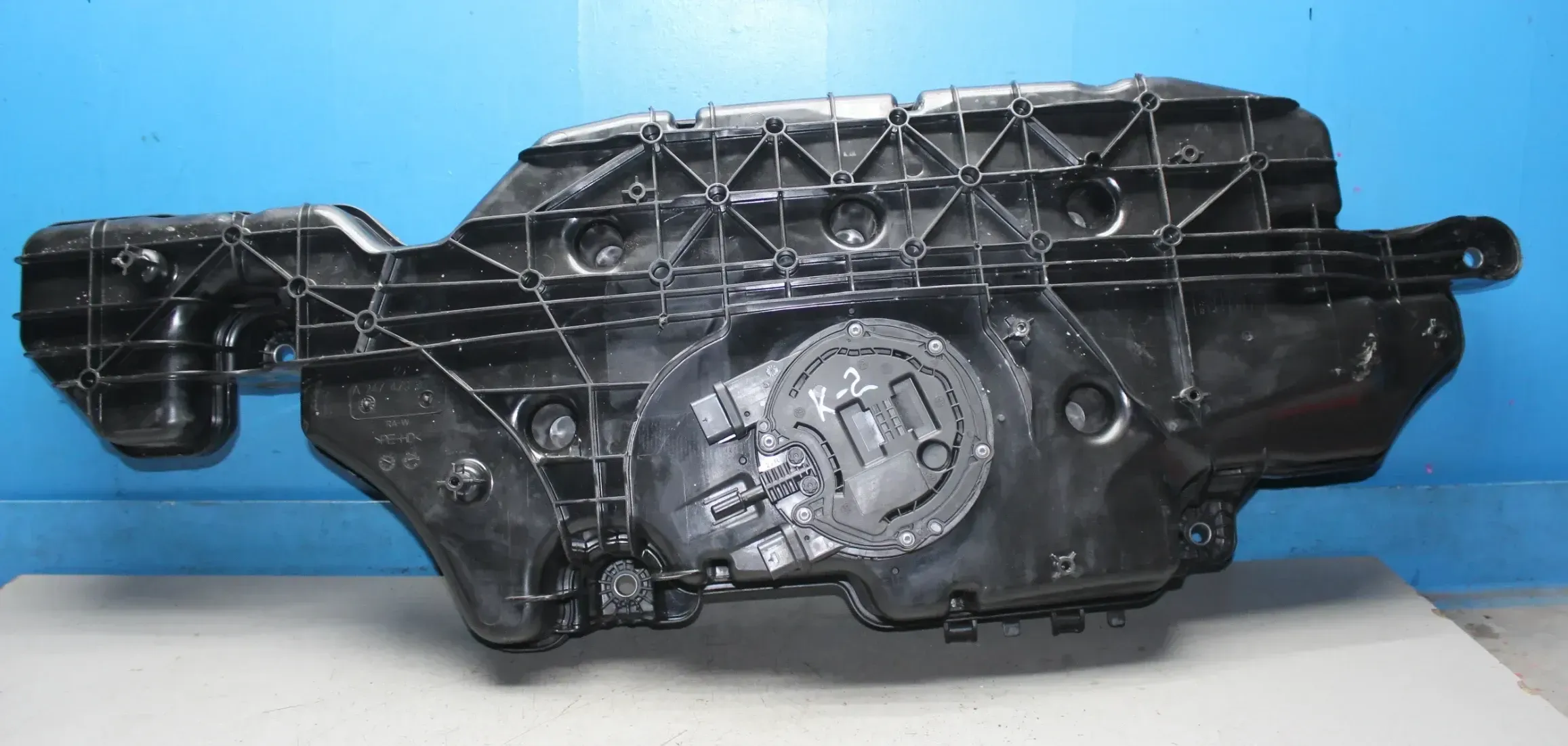 Mercedes Benz W247 AdBlue Tank mit Pumpe A2474709002, A0994712500 Nicht geprüft! - Bild 1