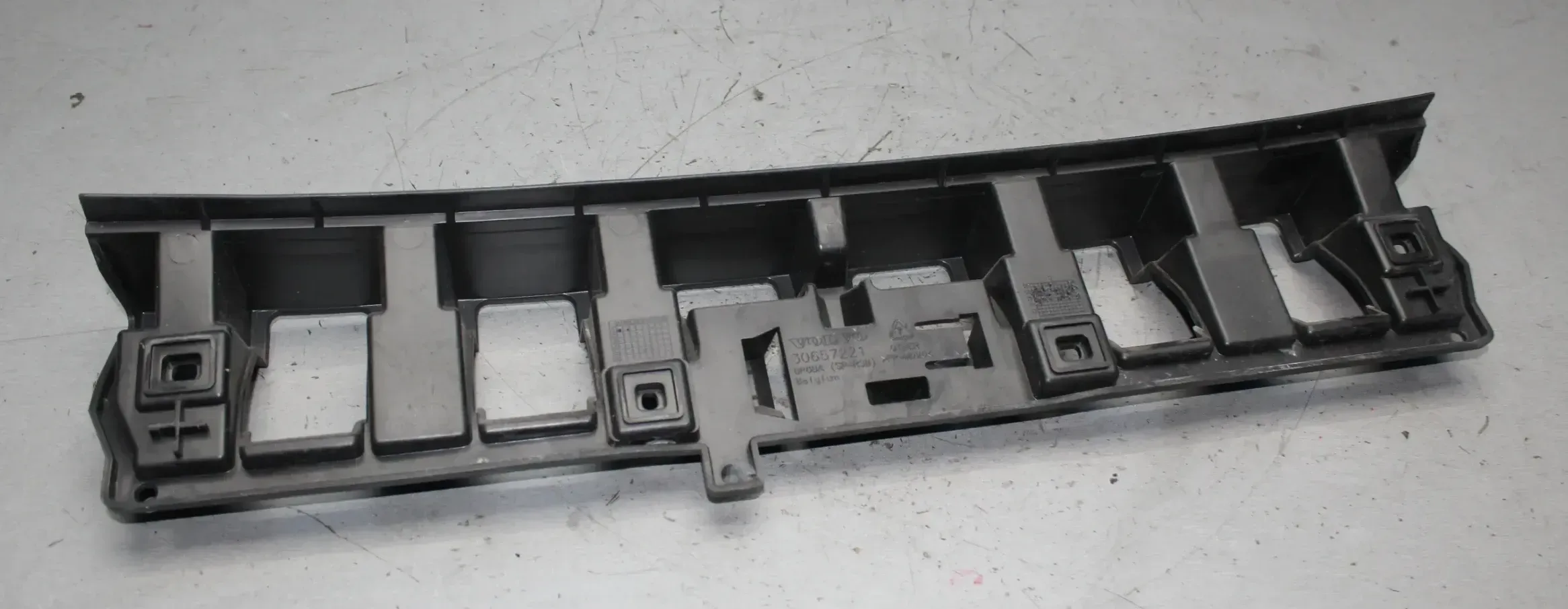 2x Halter Stoßstange hinten mitte 30657221 Volvo C30 D4 Facelift Bj.11 - Bild 1