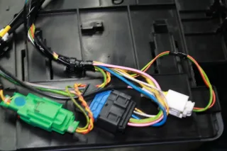 Fahrersitz Sitz vorne links el. verstellbar mit Airbag Peugeot 407 SW Bj.06 - Bild 11