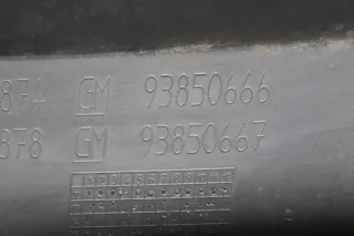 Abdeckung Blende hinten über Rückleuchte links 8200229874 Renault Trafic II Bj07 - Bild 6