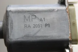 Fensterheber Motor mit Gestänge vorne links B130138032 Smart Forfour 454 Bj.04 - Bild 6