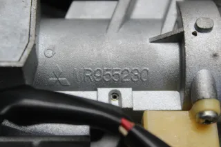 Motorsteuergerät Zündschloss Tacho Sicherungskasten Smart Forfour 454 1.3 70 kW - Bild 3