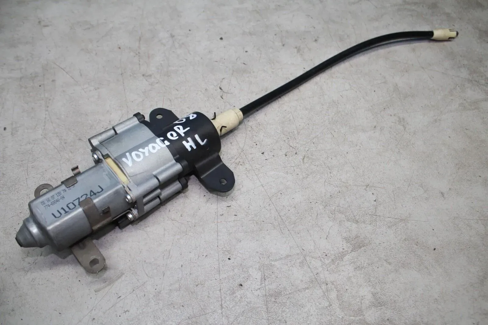Antriebsmotor Motor Zuziehhilfe Schiebetür links Chrysler Voyager IV RG GY Bj.08 - Bild 1