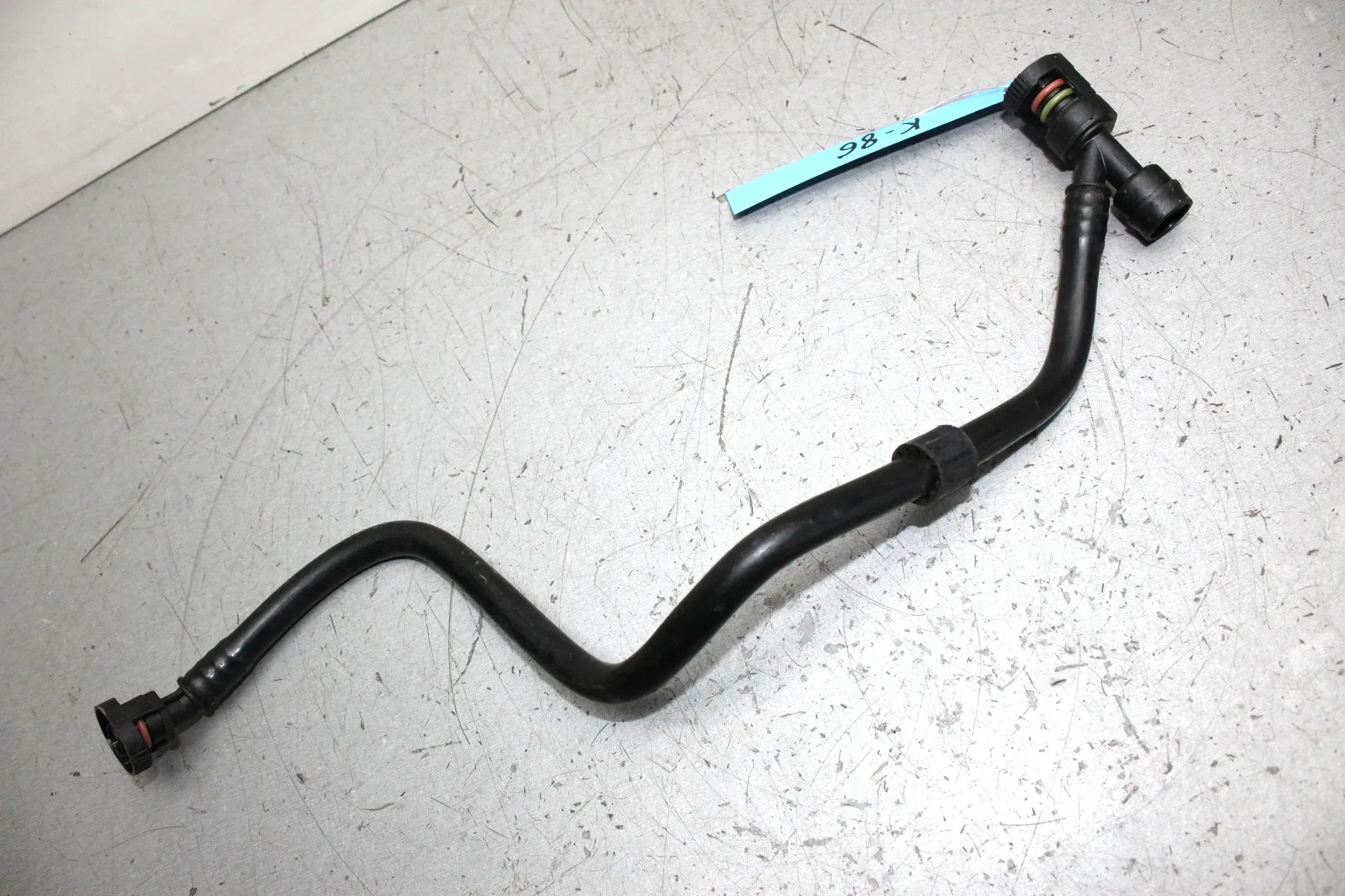 Entlüftungsleitung Leitung Rohr Schlauch A2560100103 Mercedes 167 GLE 450 AMG 257 - Bild 1