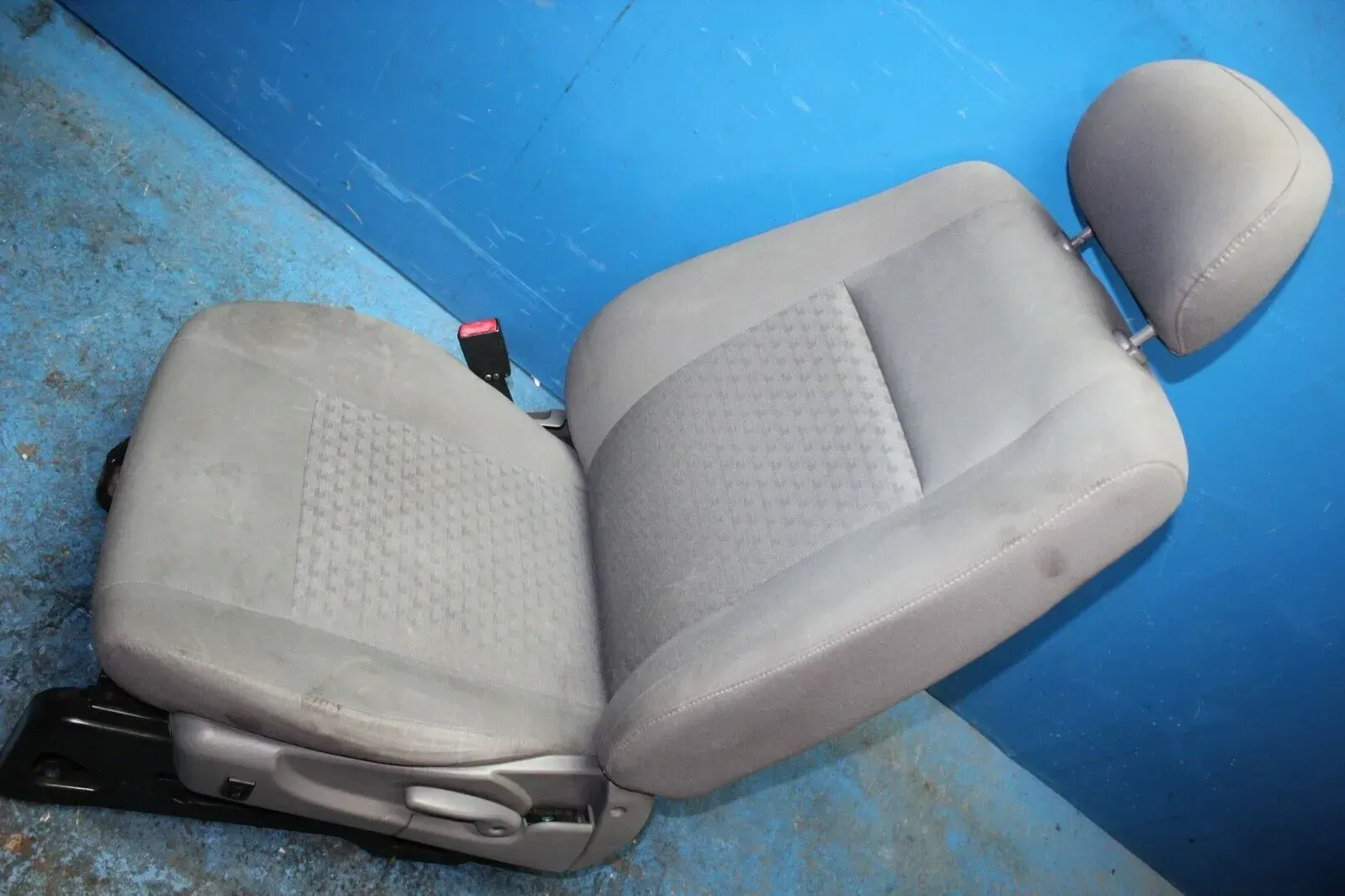 Jeep Cherokee KJ Bj.07 Fahrersitz Sitz vorne links mit Sitzheizung - Bild 1
