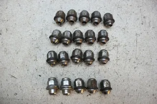 Hyundai Trajet Bj.05 orig 18+2 Radmutter Radschraube SW 21mm - Bild 1