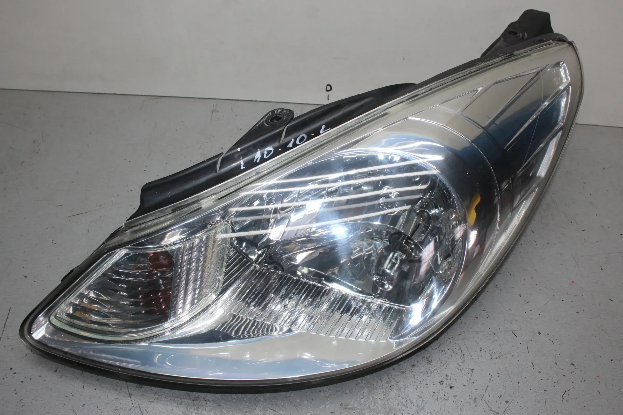 Frontscheinwerfer Scheinwerfer vorne links 92101-0X0 Hyundai i10 PA Bj.10 - Bild 1