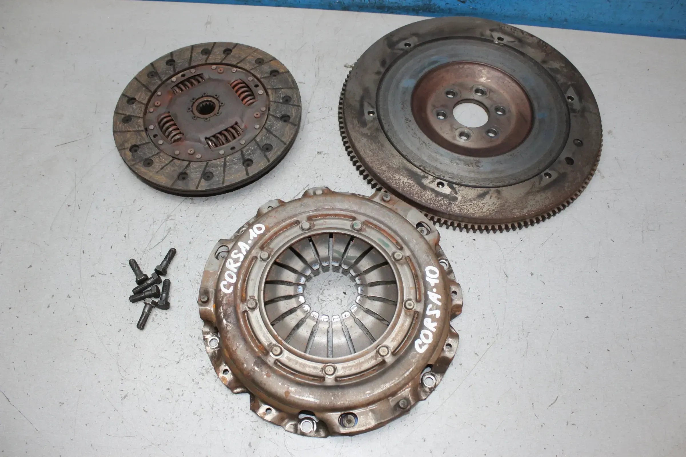 Schwungscheibe Schwungrad Druckplatte 55572815 Opel Corsa D 1.2 Bj.10 - Bild 1