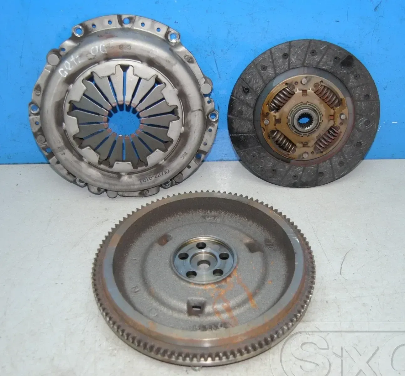 Schwungscheibe Schwungrad Druckplatte TB1.6-22710 Hyundai Getz Bj.06 - Bild 1